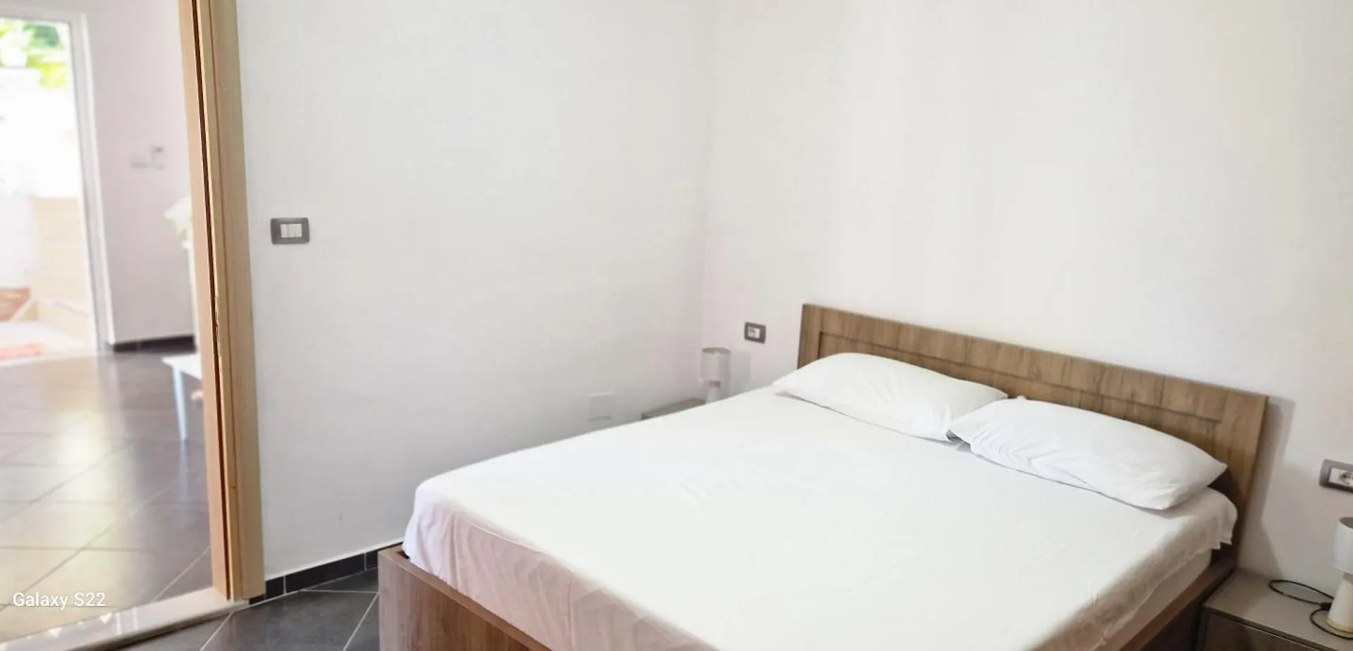 סרנדה Sala Apartment'S אלבניה