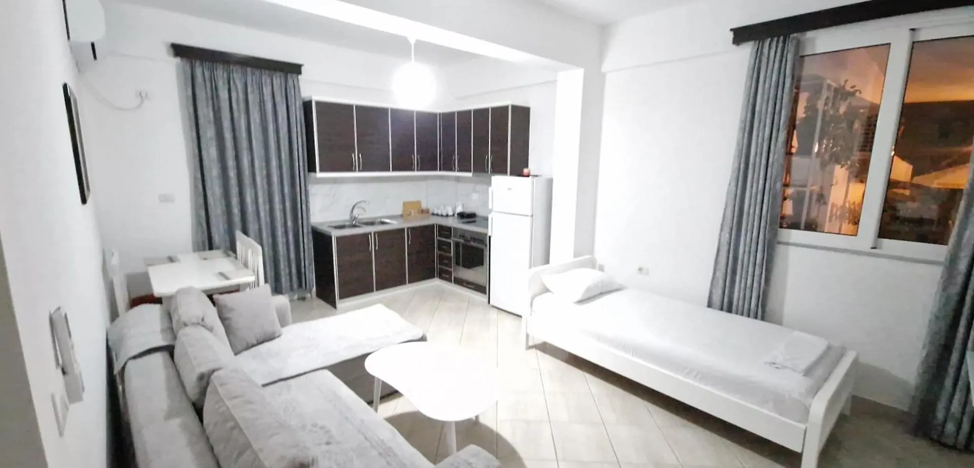 סרנדה Sala Apartment'S 0*,