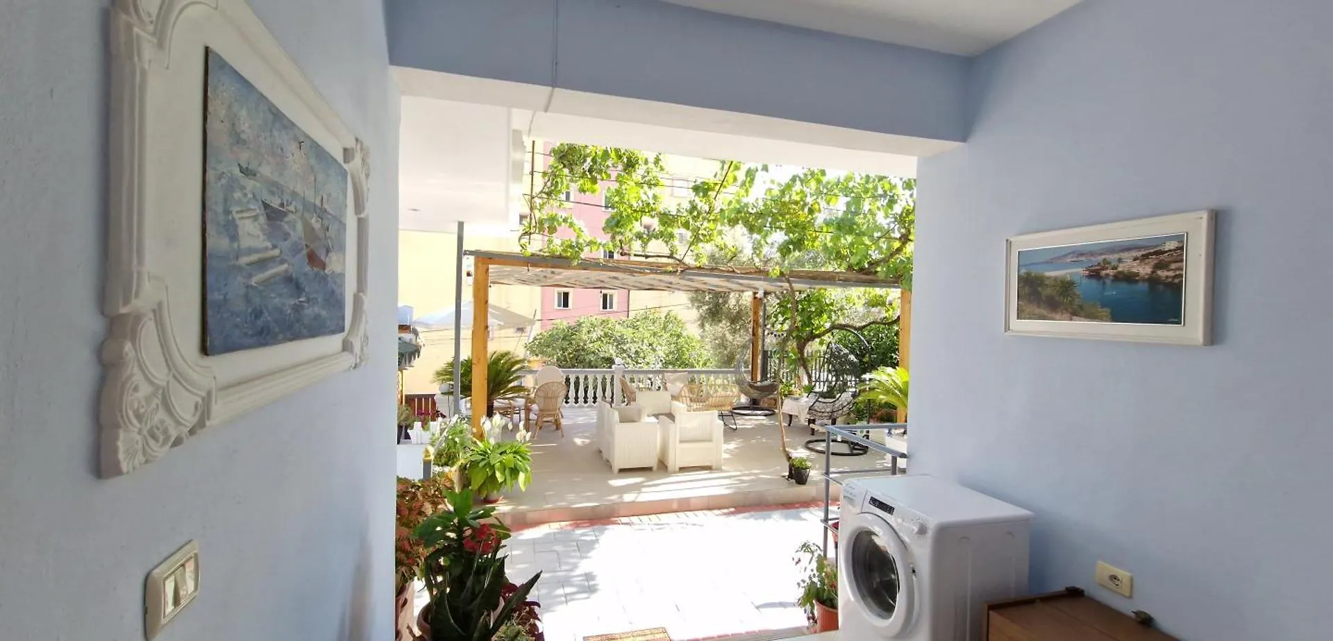 סרנדה Sala Apartment'S דירה